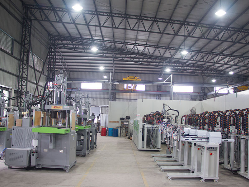 大型液态硅橡胶装备出产车间