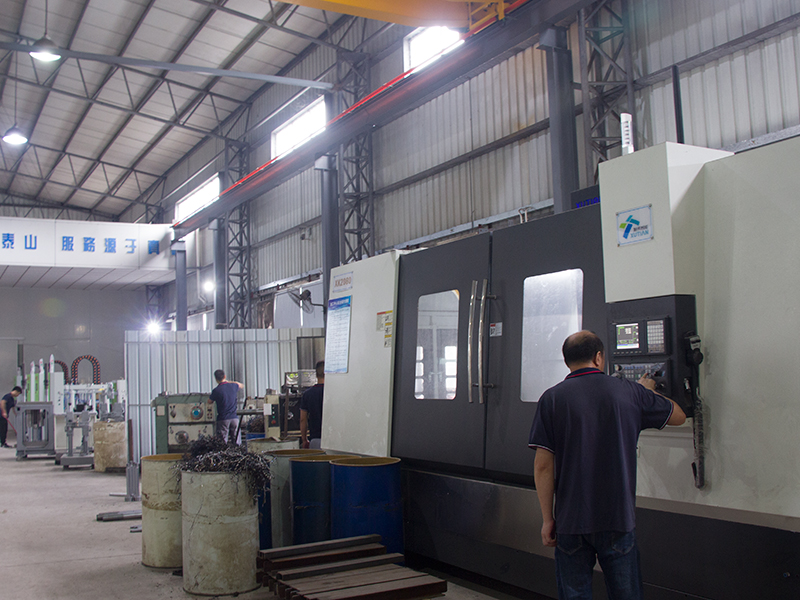 液态硅胶机出产车间